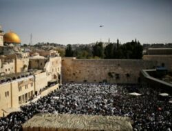Lawan Pengakuan AS Soal Yerusalem, Umat Islam dan Kristen di Palestina Bersatu