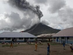 Gunung Sinabung Kembali Meletus Sebanyak 3 Kali