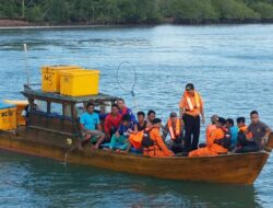 Tim SAR Lantamal IV Temukan Korban Karamnya Kapal Kayu dan 2 Speed Boat
