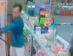 VIDEO: Gara-gara Casing, Pelanggan Tega Bacok Pemilik Toko Handphone