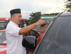 Turun ke Jalan, Manajemen BWP Panbil Bagikan 300 Takjil di Simpang Kabil