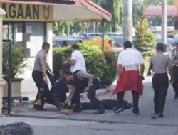 Teroris Serang Mapolda Riau, 1 Meninggal dan 3 Polisi Terluka Kena Tebasan Pedang