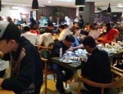 Buka Puasa Cuma Rp100 Ribu di Fame Hotel, Pesan 5 Orang Gratis 1