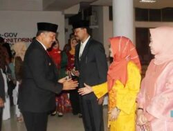 Ada yang Pensiun, Zul Elfian Lantik Pejabat Pemko Solok yang Baru