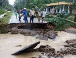 Jalan Nasional Pidie-Meulaboh Putus Total Akibat Banjir Bandang
