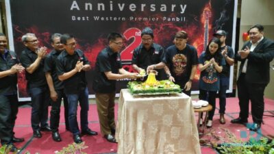 Johannes Kennedy Sambut Kedatangan Nurdin Basirun di HUT ke 2 BWP Panbil