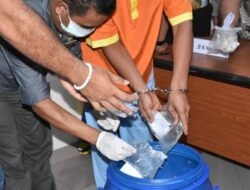 Polisi Musnahkan BB Sabu Hasil Tangkapan dari Calon Penumpang Lion Air