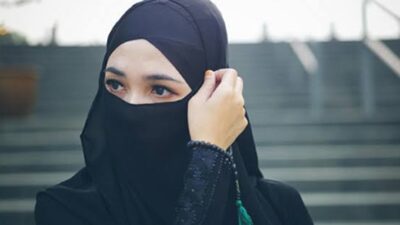 Pertahankan Cadar, Dosen di IAIN Bukittinggi Dipecat dari Kampus