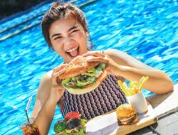 Cuma Rp99 Ribu, Bisa Makan Burger Sepuasnya dan Gratis Renang di Hotel Ini