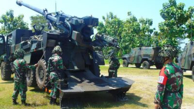 Dentuman Meriam 155 Caesar Yonarmed 12 Lumpuhkan Insurjen yang Kuasai Ngawi