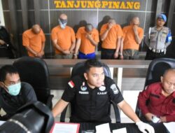 Polres Tanjungpinang Gerebek 5 Pria Sedang Pesta Sabu, 3 Diantaranya PNS