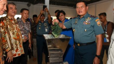 Pangkoarmada I Resmikan Pabrik Pengolahan Rumput Laut di Batam