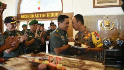 Kasrem 084/Bhaskara Jaya Kunjungi Mapolresta Surabaya