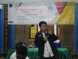 Mahasiswa KKN 49 UMM Malang Olah Limbah Plastik jadi Paving Block