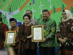Wali Kota Solok Raih Penghargaan Sanitasi Total Berbasis Masyarakat