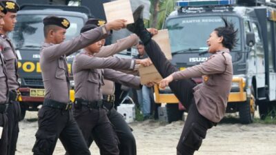 Jelang Bertugas, Ratusan Bintara Dit Samapta Polda Kepri Jalani Pembaretan