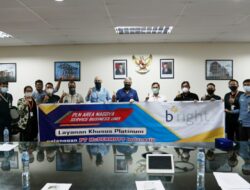 PLN Batam Kunjungi Pelanggan di Hari Listrik Nasional ke 75
