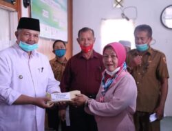 Wali Kota Solok Salurkan Bantuan ke Kelompok Usaha Produktif