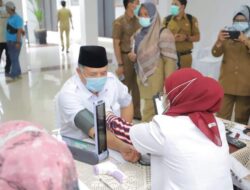 Wali Kota Solok Jalani Suntikan Pertama Vaksin Covid 19
