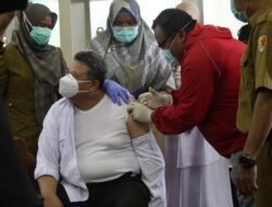 Wali Kota Solok Kembali Disuntik Vaksin Covid 19 Tahap Kedua