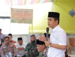 Ramadhani Kukuhkan dan Serahkan SK RT, RW dan Linmas se-Kelurahan Tanah Garam