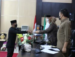 Sah, DPRD Solok Tetapkan 2 Ranperda Retribusi Jasa Usaha dna Umum