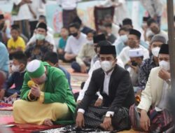Hindari Kerumunan, Wali Kota Solok dan Wakilnya Solat Idul Fitri di Tempat Berbeda