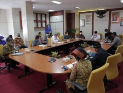Wako Solok Pimpin Rapat Evaluasi Pelaksanaan PPKM Berbasis Mikro