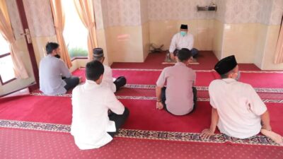 Wako Zul Elfian Laksanakan Sholat Idul Adha di Musholla Rumah Dinas