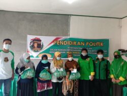 PPP Solok Bagikan Sembako ke Warga Terdampak Pandemi