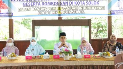 Kunjungi Kota Solok, Istri Gubernur Sumbar Beri Pembinaan Bagi IKM