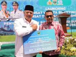 Wali Kota Solok Hadiri Penyerahan SK Penyaluran DBH di Bukittinggi