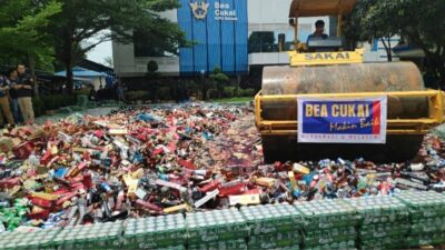 Mikol dan Rokok Ilegal Dimusnahkan Bea Cukai Batam
