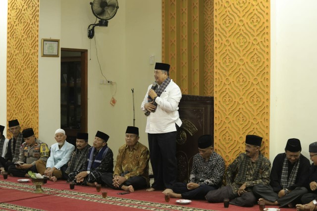 Panggung Pidato Adat