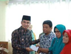 Baznas Kota Solok Salurkan SHR ke 700 Mustahik