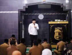 Jelang Rakor, Zul Elfian dan OPD Pemko Solok Gelar Sholat Subuh Berjamaah