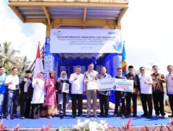 Penyerahan Bantuan TJSL Program Sarana dan Prasarana di Agrowisata Payo Solok