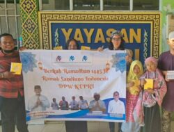 Rumah Sandiuno Indonesia Kepri Berbagi Takjil dan Al Quran ke Yayasan Al Fajri