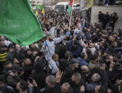 Hamas Bebaskan 4 Tentara Wanita Israel, 200 Tawanan Palestina Kembali ke Ramallah