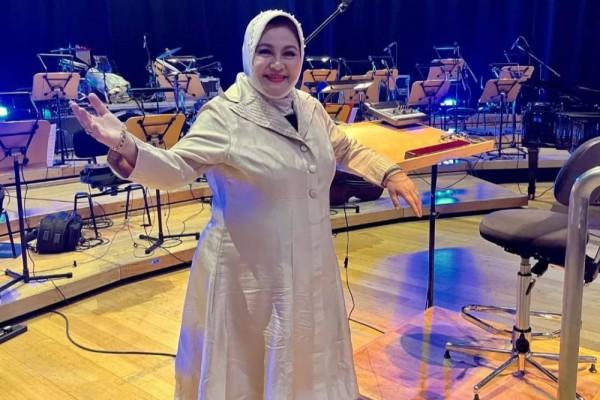Emilia Contessa Meninggal Dunia