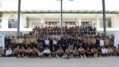 Panbil Residence-RS Awal Bros Cek Tulang Belakang Siswa di Ponpes Abdul Dhohir