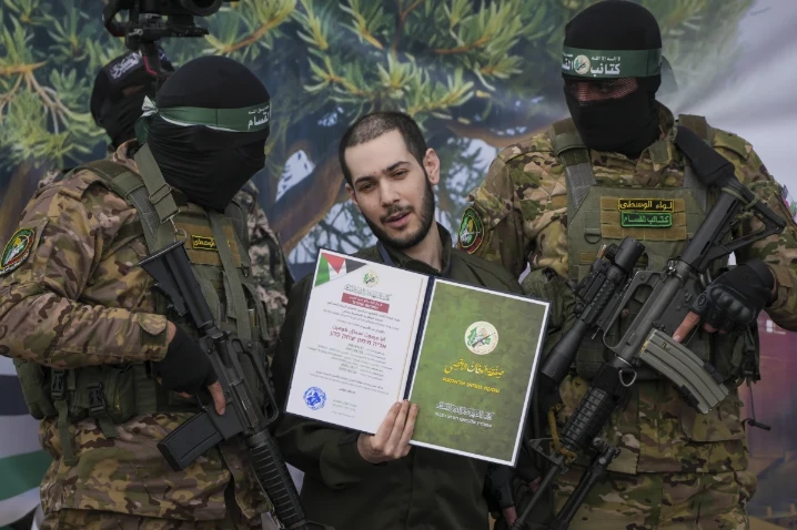 Israek menunda tahanan