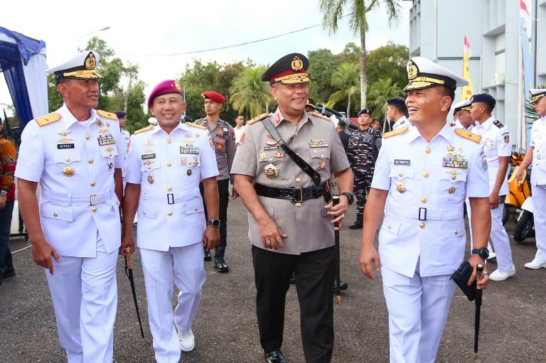 Kapolda Kepri Beri Tahniah