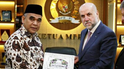 RI Tolak Trump