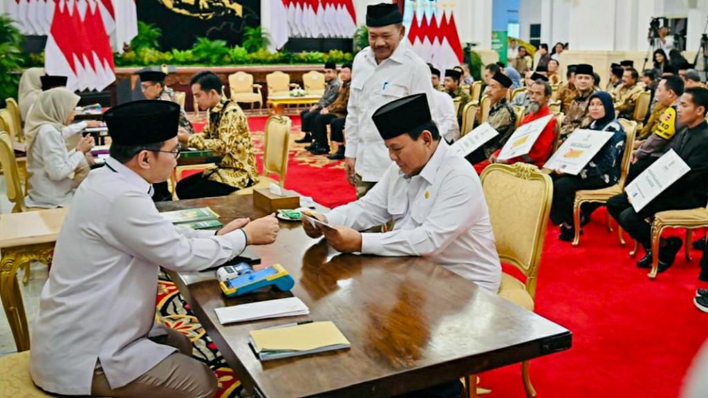 Baznas Salurkan Zakat