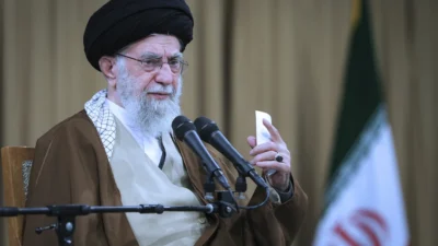 Trump Kirim Surat ke Khamenei, Minta Berunding Tahan Program Nuklir Iran