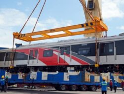 96 Gerbong KRL dari China Tiba di Indonesia