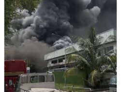 Gedung Industri Tampines Singapura Terbakar, Pekerja dan Siswa Dievakuasi