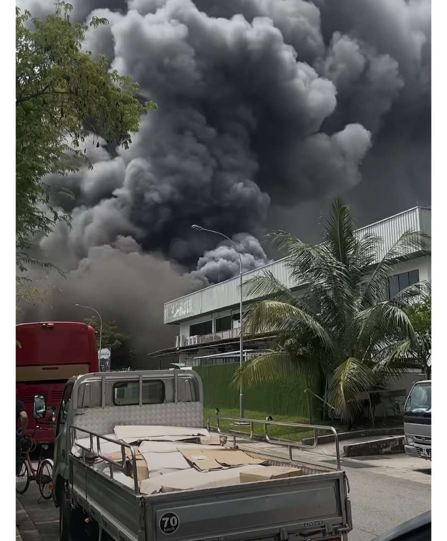 Tampines Singapura Terbakar