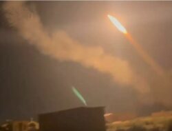 Video: Pakistan Luncurkan Rudal ke India Sebagai Respon Serangan Balik